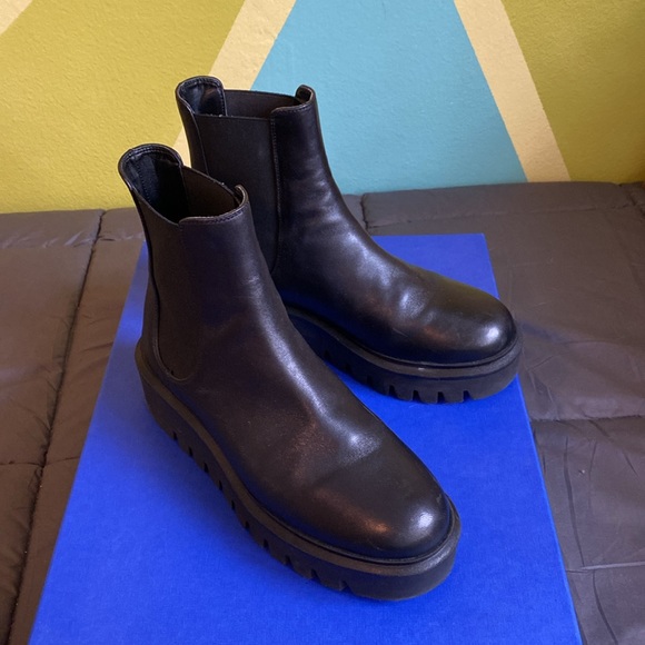 Stuart Weitzman lug boot size 7 - Picture 4 of 10